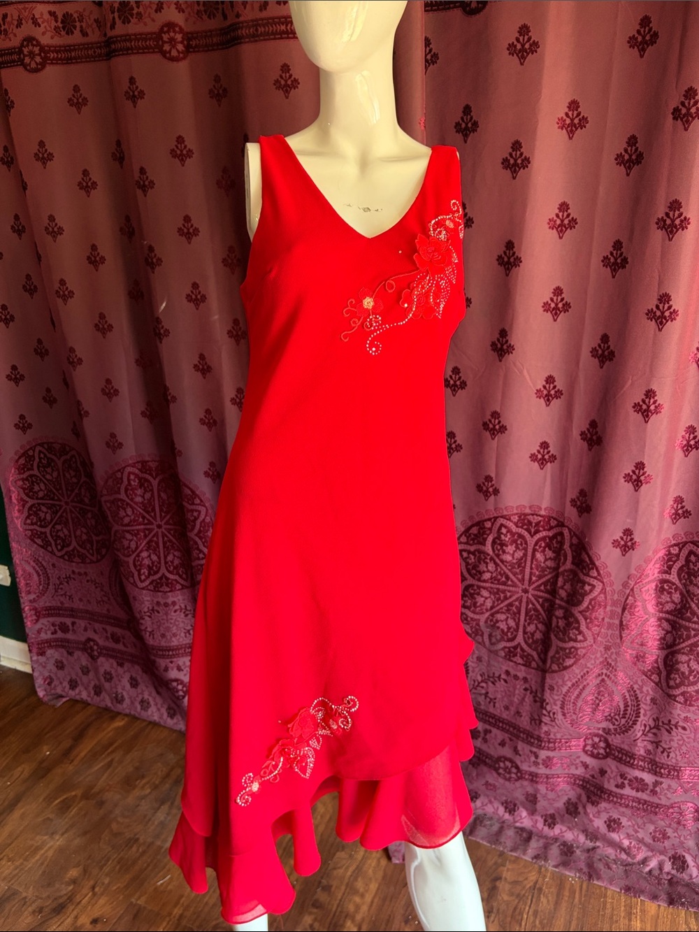 Vintage Red Y2K Clara Sleeveless Embellished V-Neck Dress Size Large